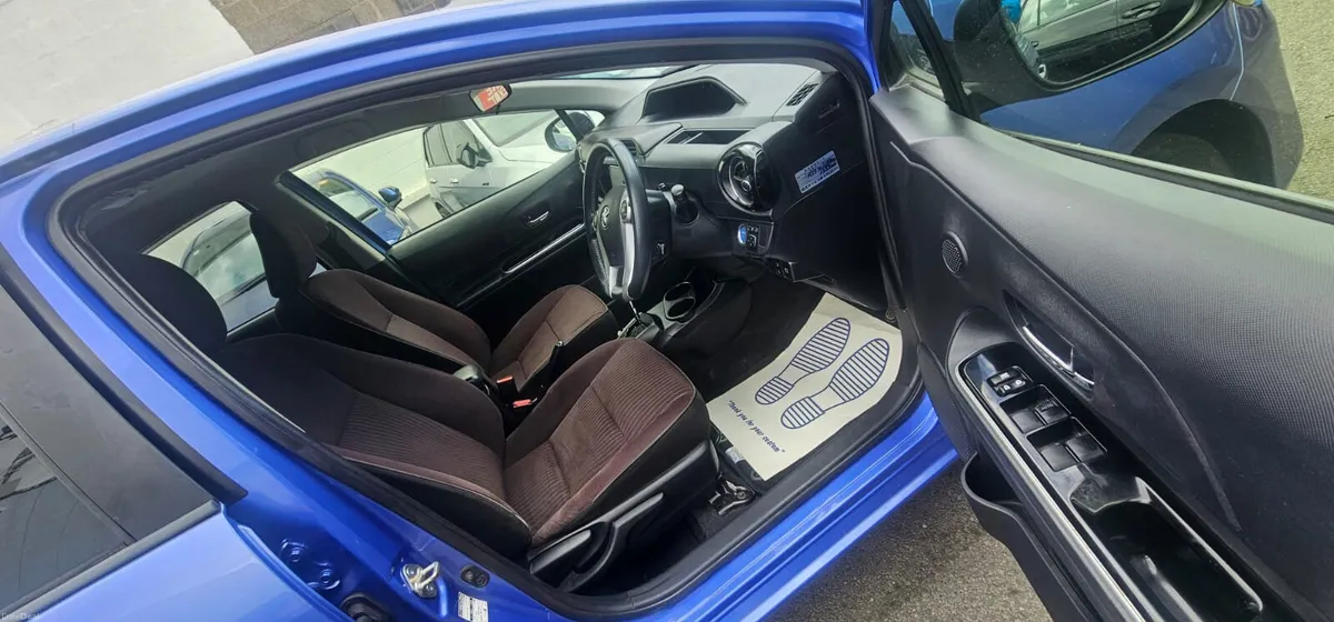 Toyota Aqua Hybrid - Image 5