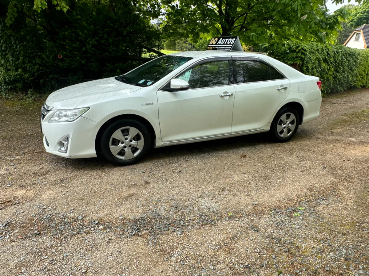 Toyota Camry 2013 HYBRID - Image 3