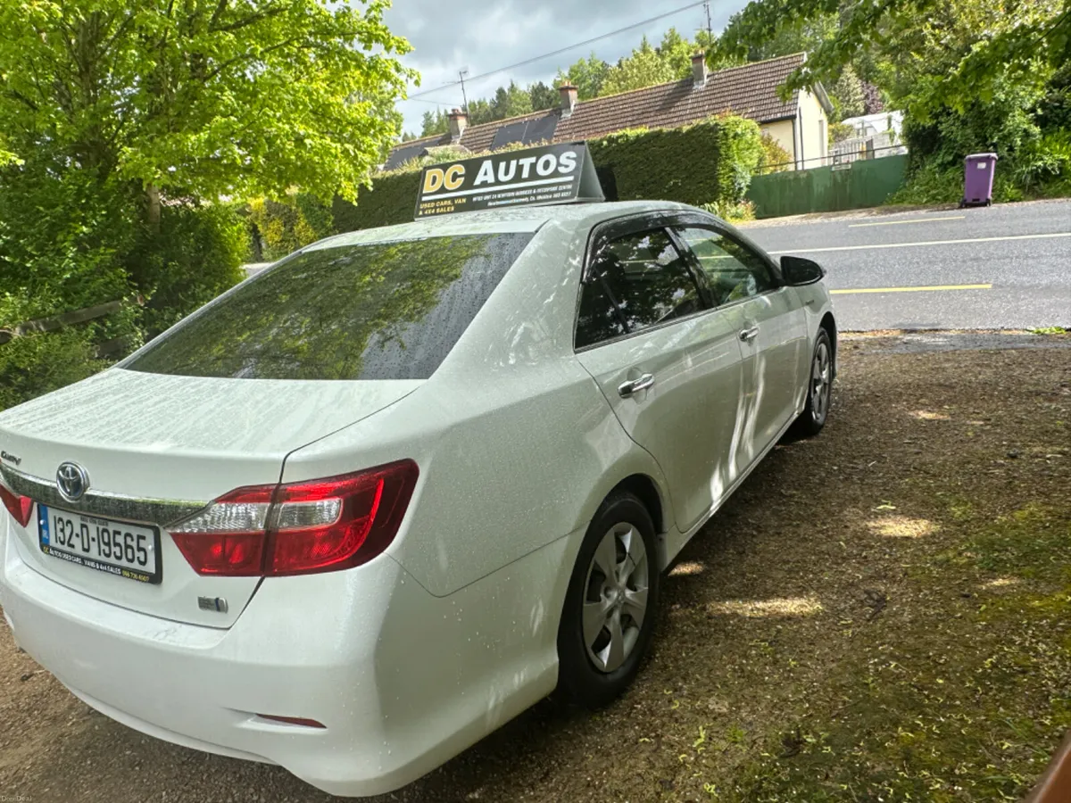 Toyota Camry 2013 HYBRID - Image 4