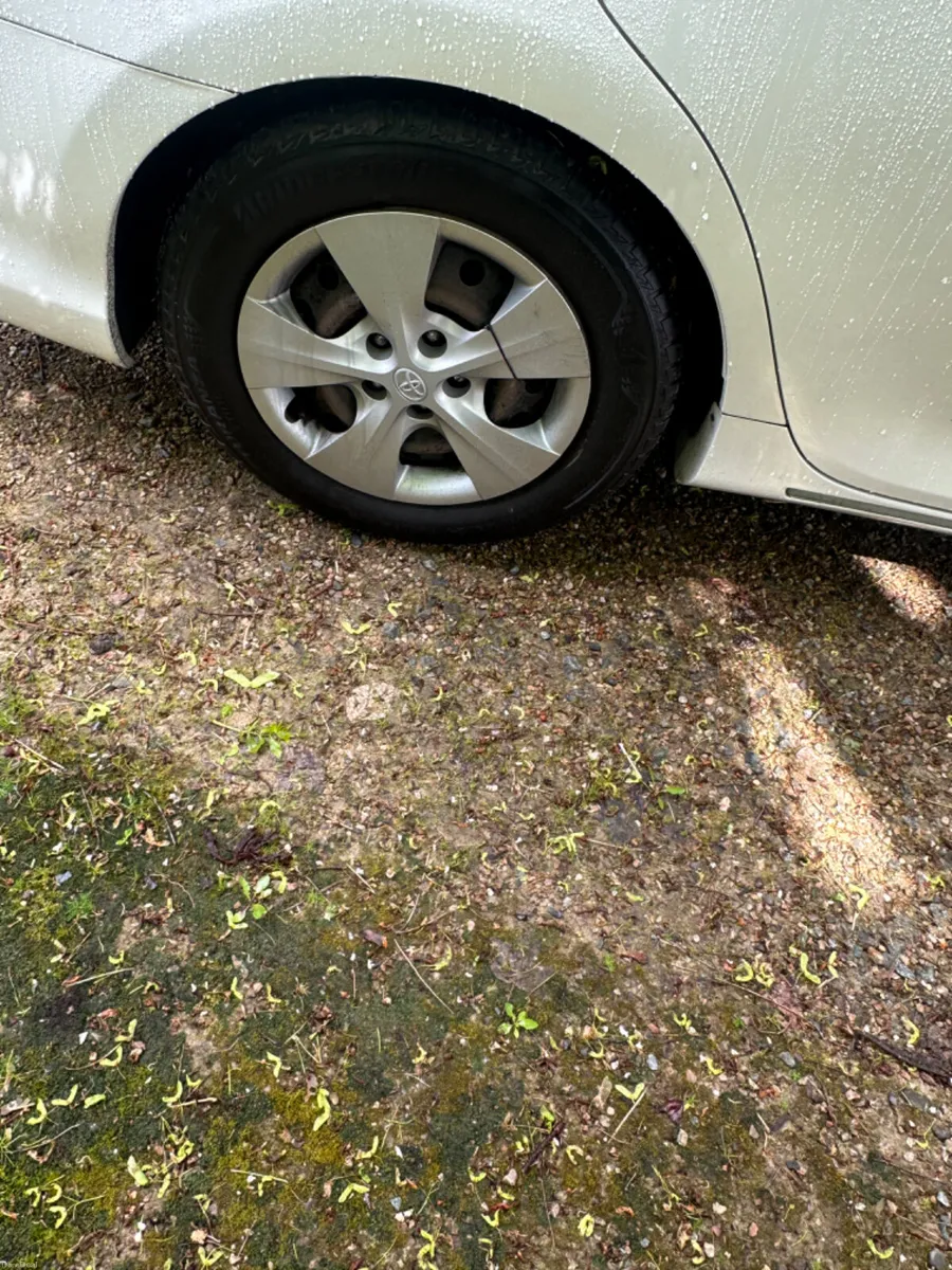 Toyota Camry 2013 HYBRID - Image 6