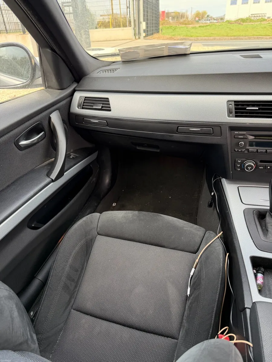 BMW 318d 2009 M-Sport  - Automatic - Image 3