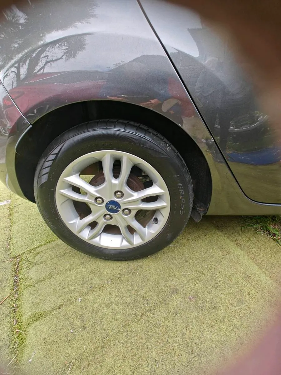 Ford Fiesta 1.6 Petrol with full guarantee - Image 6