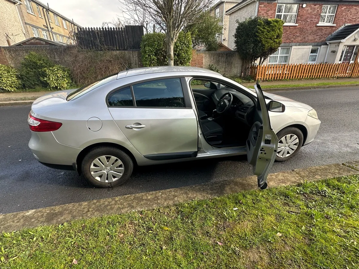 2011 Renault Fluence 1.5 dCi 110 Diesel Automatic - Image 4