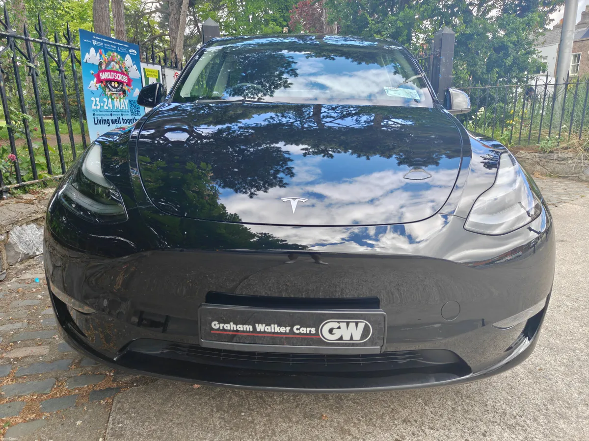 2024 (242) Tesla Model Y Performance AWD - Image 3