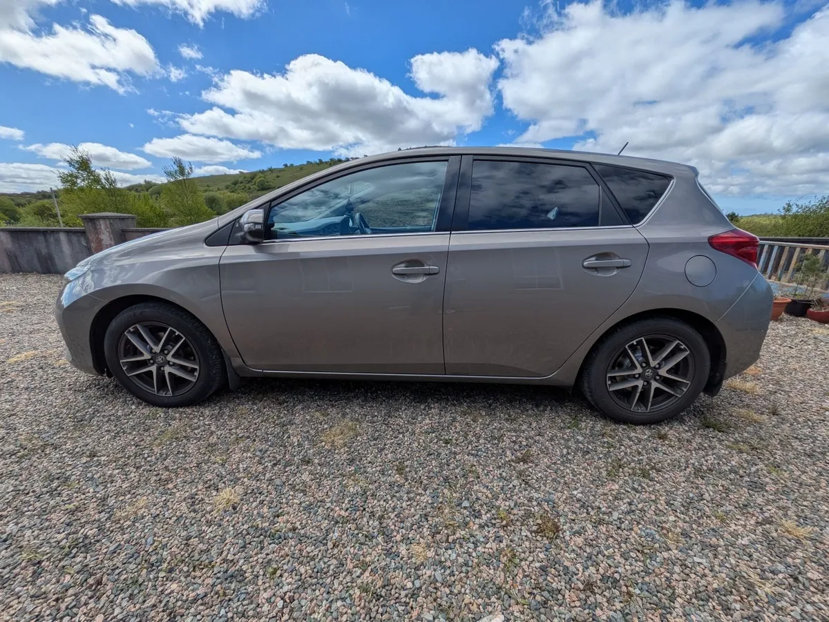 Toyota Auris 2015 1.4 Diesel SOL - Image 4