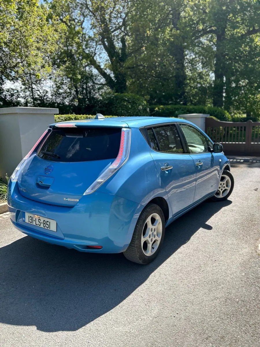 Nissan Leaf Clean & Well Maintained Electric Car - Image 4