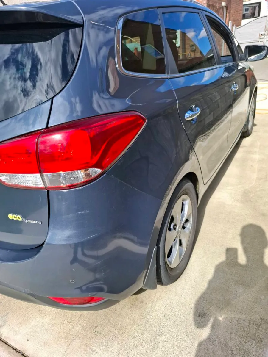 Kia Carens - Image 2