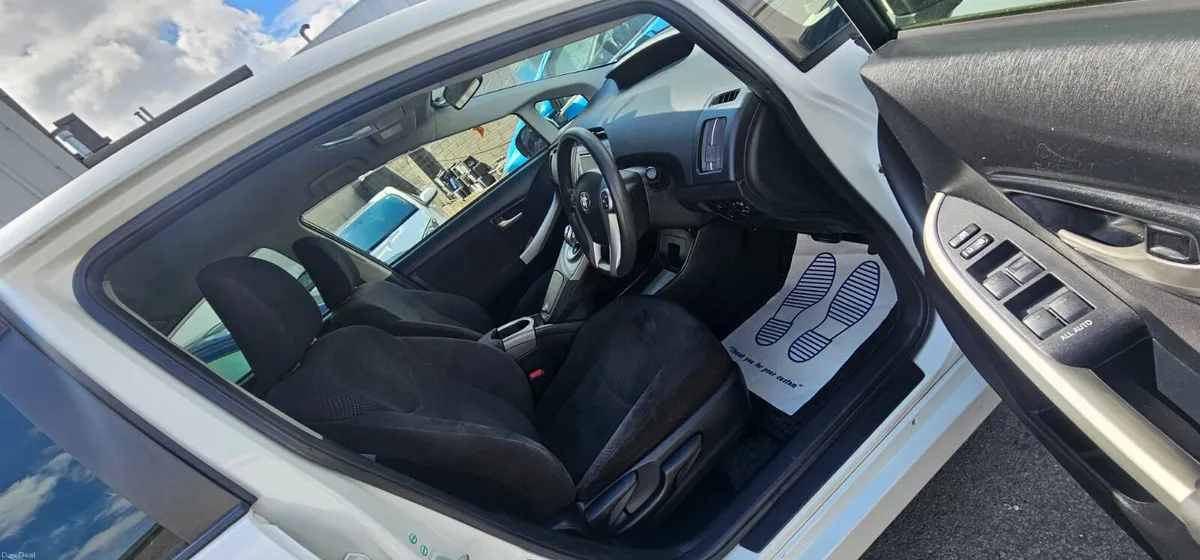 Toyota prius Hybrid - Image 5