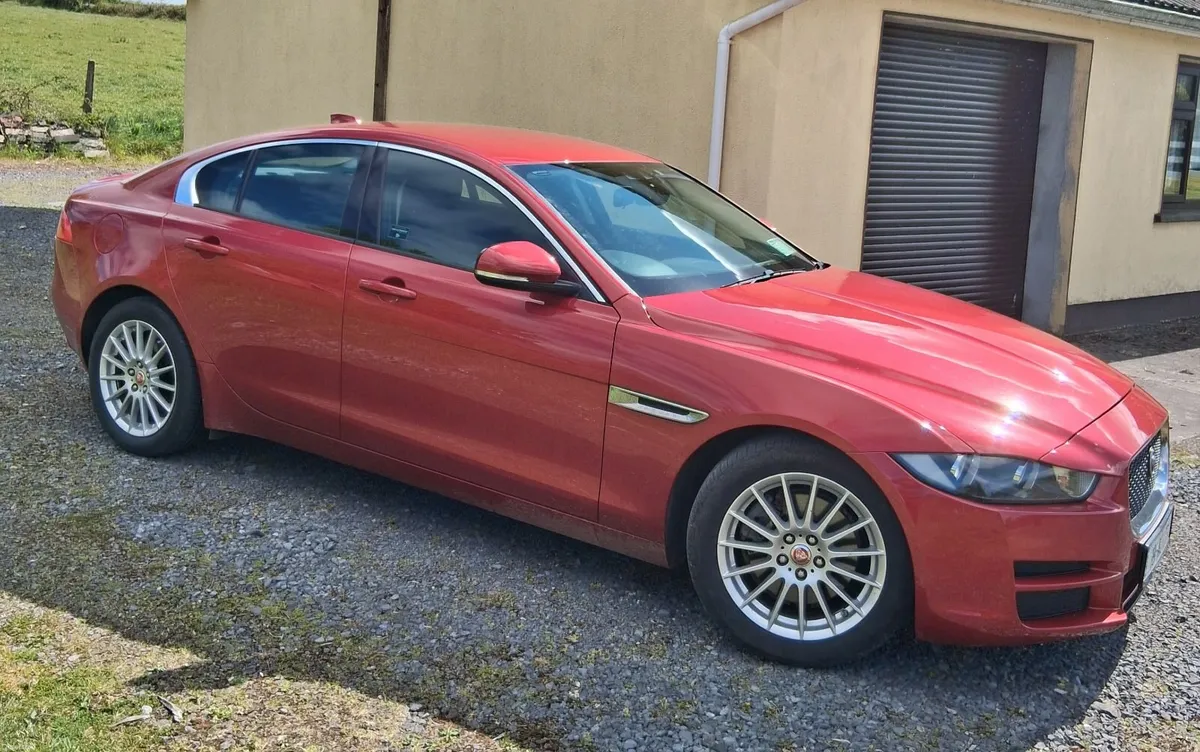 Jaguar XE 2018 - Image 3