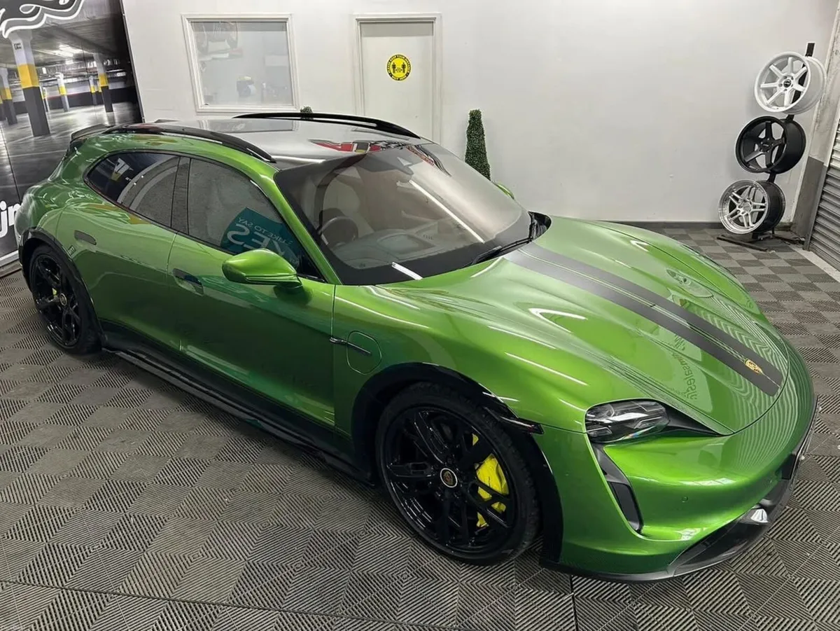 Porsche Taycan Turbo S Cross Turismo 2022 - Image 2