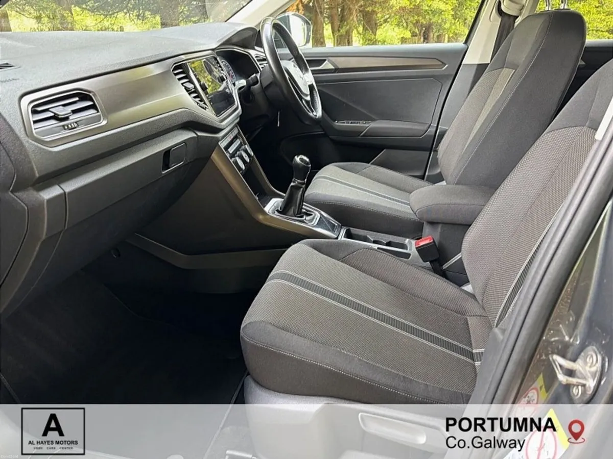 Volkswagen T-Roc DESIGN 1.6 TDI 115bhp *SALE NOW O - Image 3