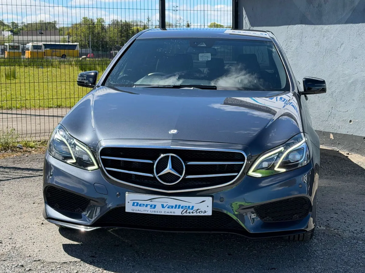 MERCEDES-BENZ E-CLASS 2.1 E220 AMG Night Edition B - Image 3