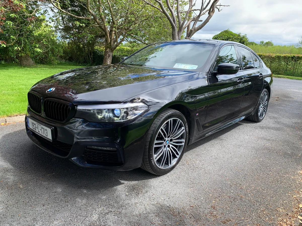 BMW 5-Series 2019 M-SPORT 530E - Image 4