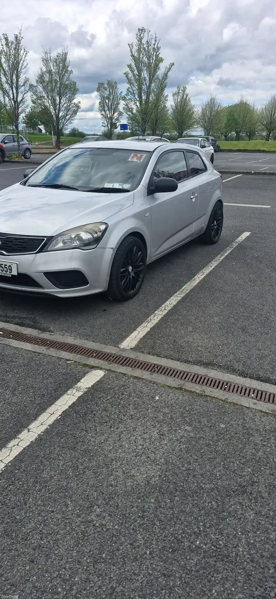 Kia Ceed 2011 - Image 1