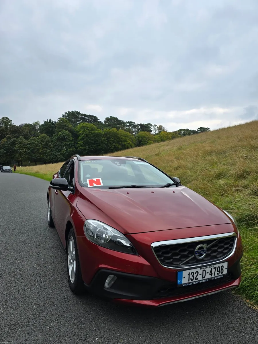 Volvo v40 country cross ( Low millage) - Image 4