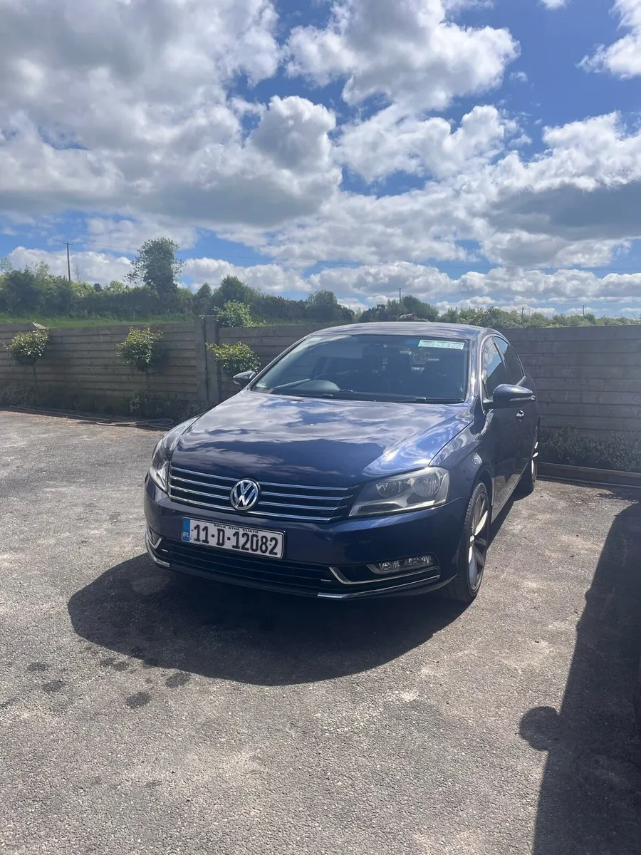 2011 Volkswagen Passat 1.6L Diesel - Image 1