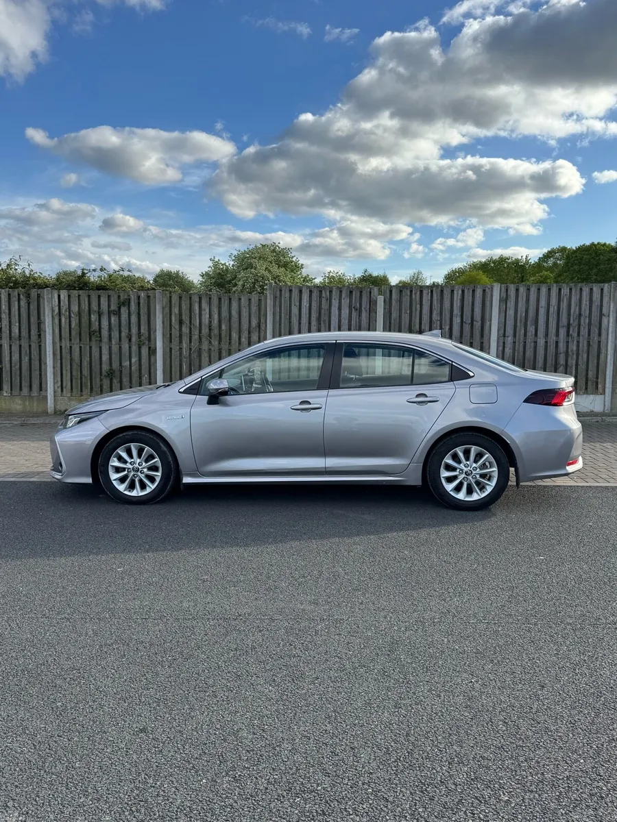 Toyota Corolla Hybrid Luna New NCT - Image 3