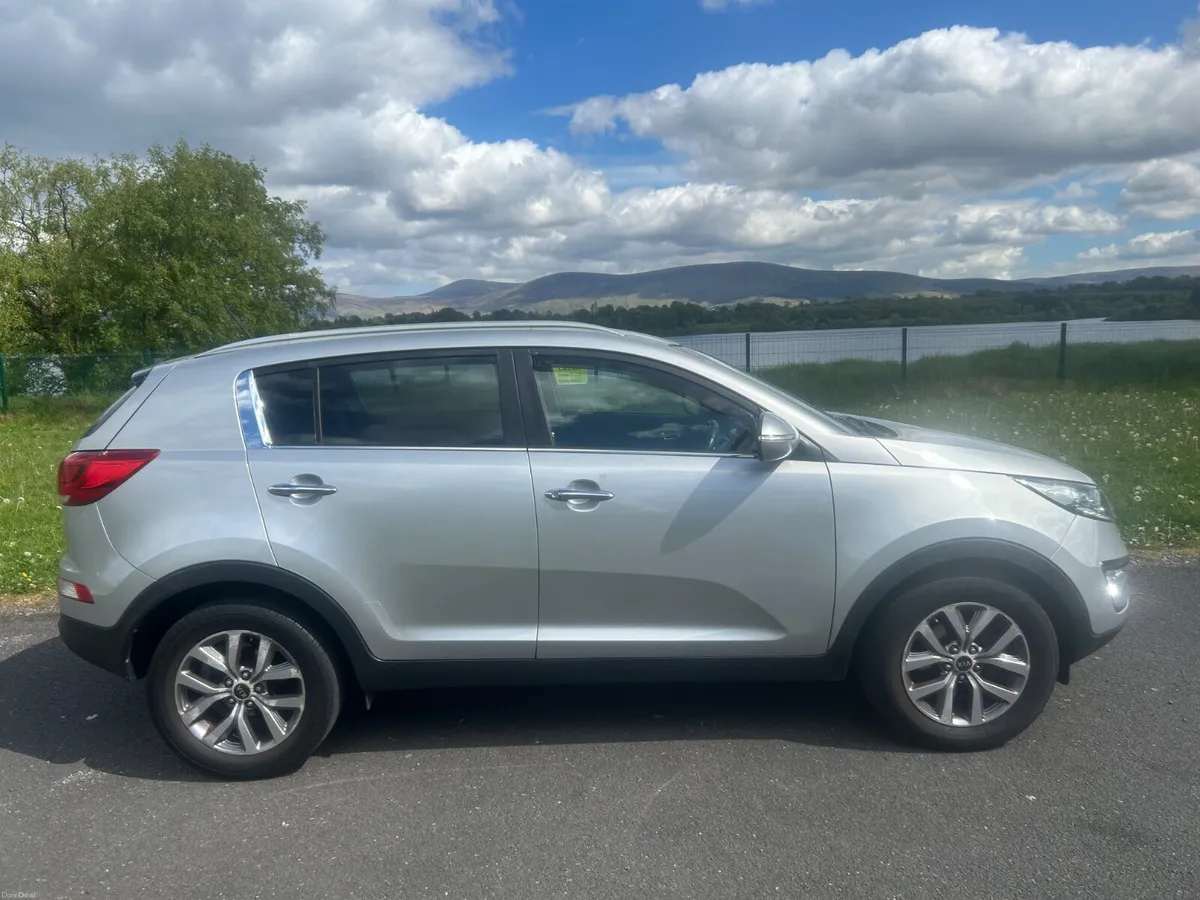 Kia Sportage 2015, low milage , black leather - Image 3