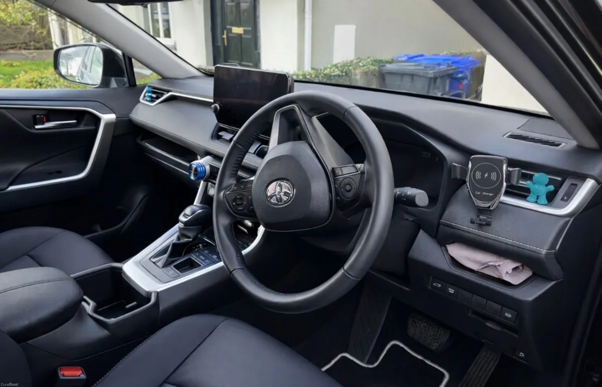 Toyota RAV4 Hybrid SOL – Leather Interior – €37,50 - Image 4