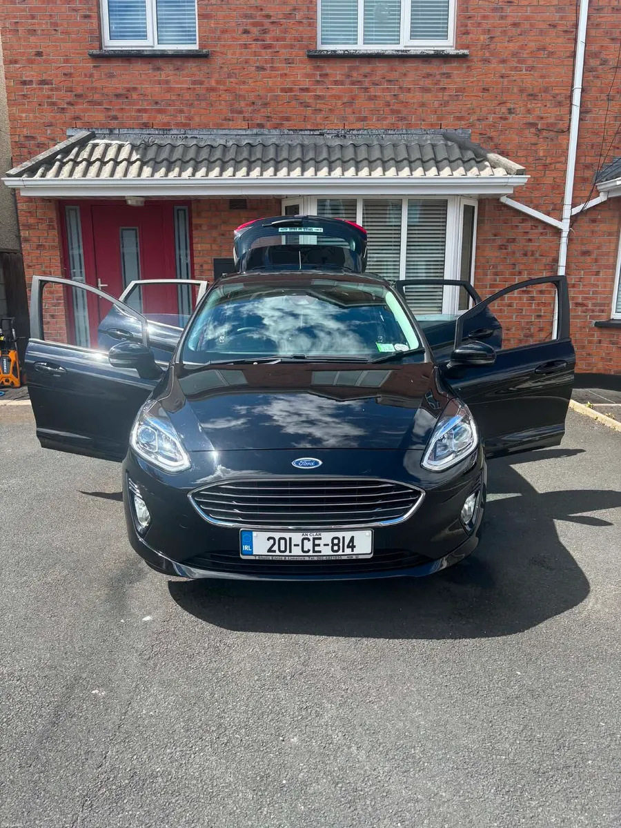 Ford Fiesta Titanium 1.0L Eco Boost - Image 2