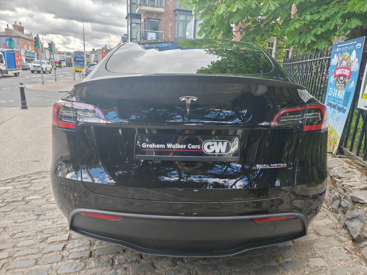 2024 (242) Tesla Model Y Performance AWD - Image 4