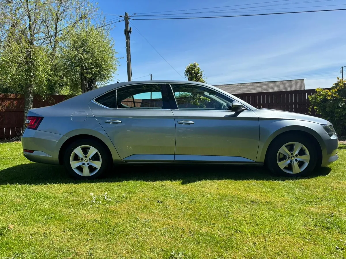 17 Skoda Superb ~ NCT 08/27~  Heated Seats - Image 4