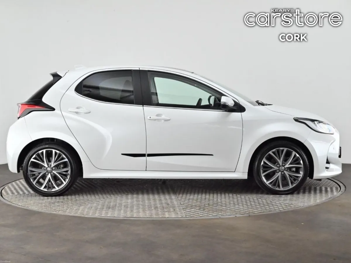 Toyota Yaris 1.5 Hybrid Platinum - Image 3