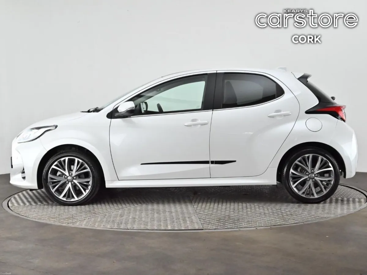 Toyota Yaris 1.5 Hybrid Platinum - Image 6