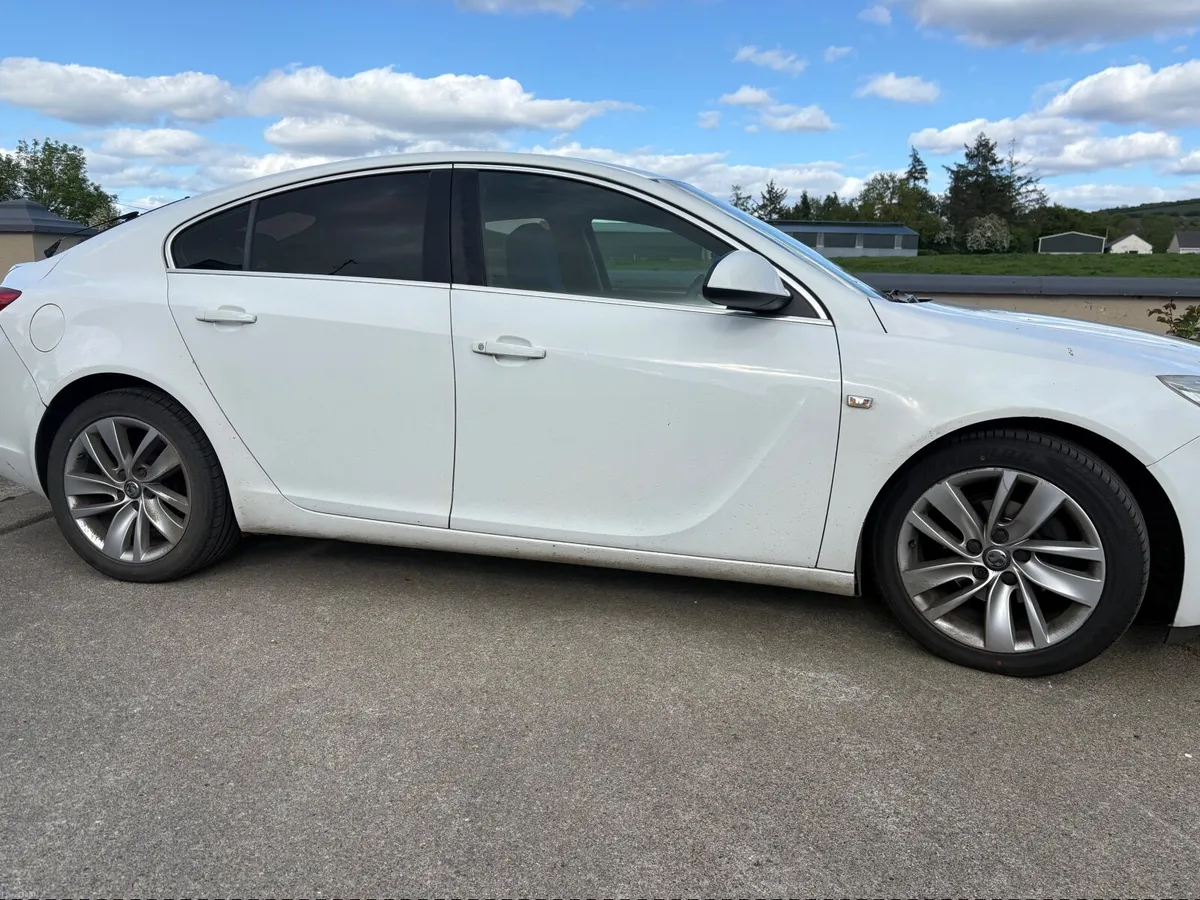 Vauxhall Insignia 2012 - Image 1