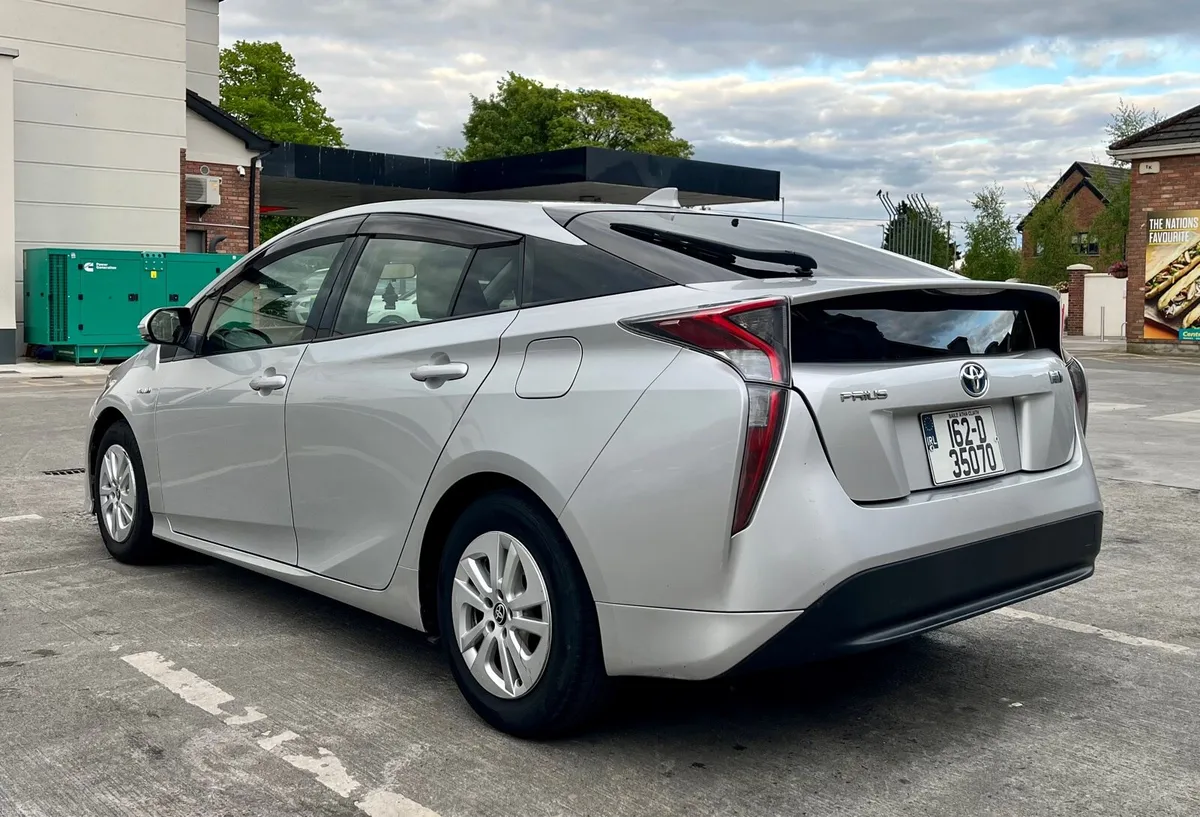 2016 Toyota Prius Hybrid New NCT - Image 3