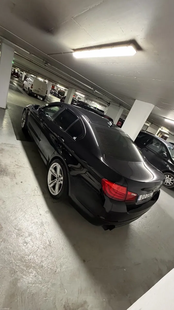 BMW520D - Image 2