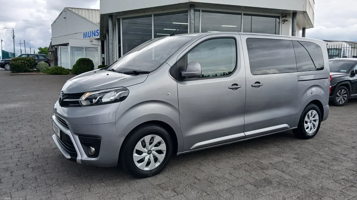 202 TOYOTA PROACE VERSO  9 SEATER - Image 1