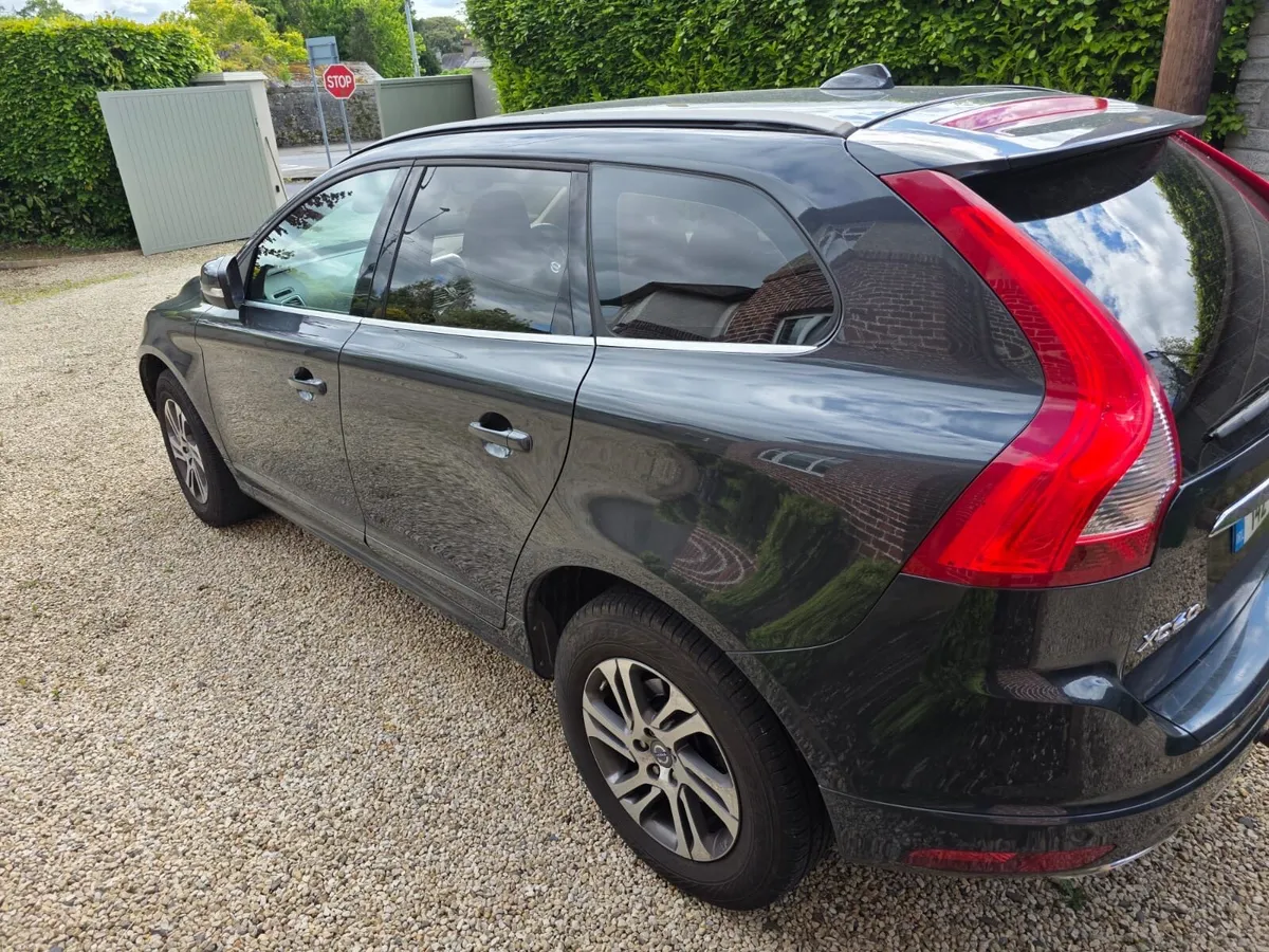 Volvo XC60 low mileage - Image 2