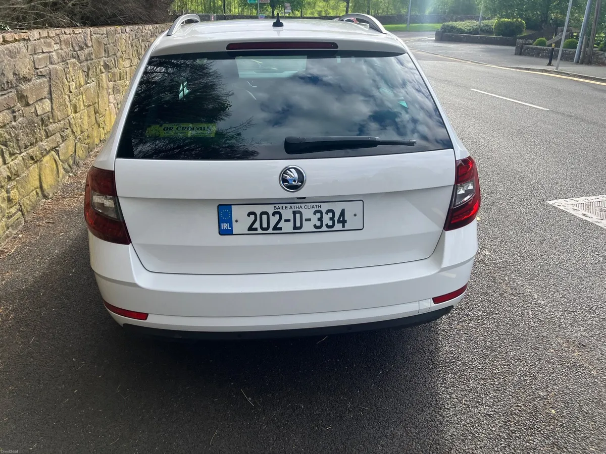 Skoda Octavia 1.0 TSI Soleil Combi - Image 3