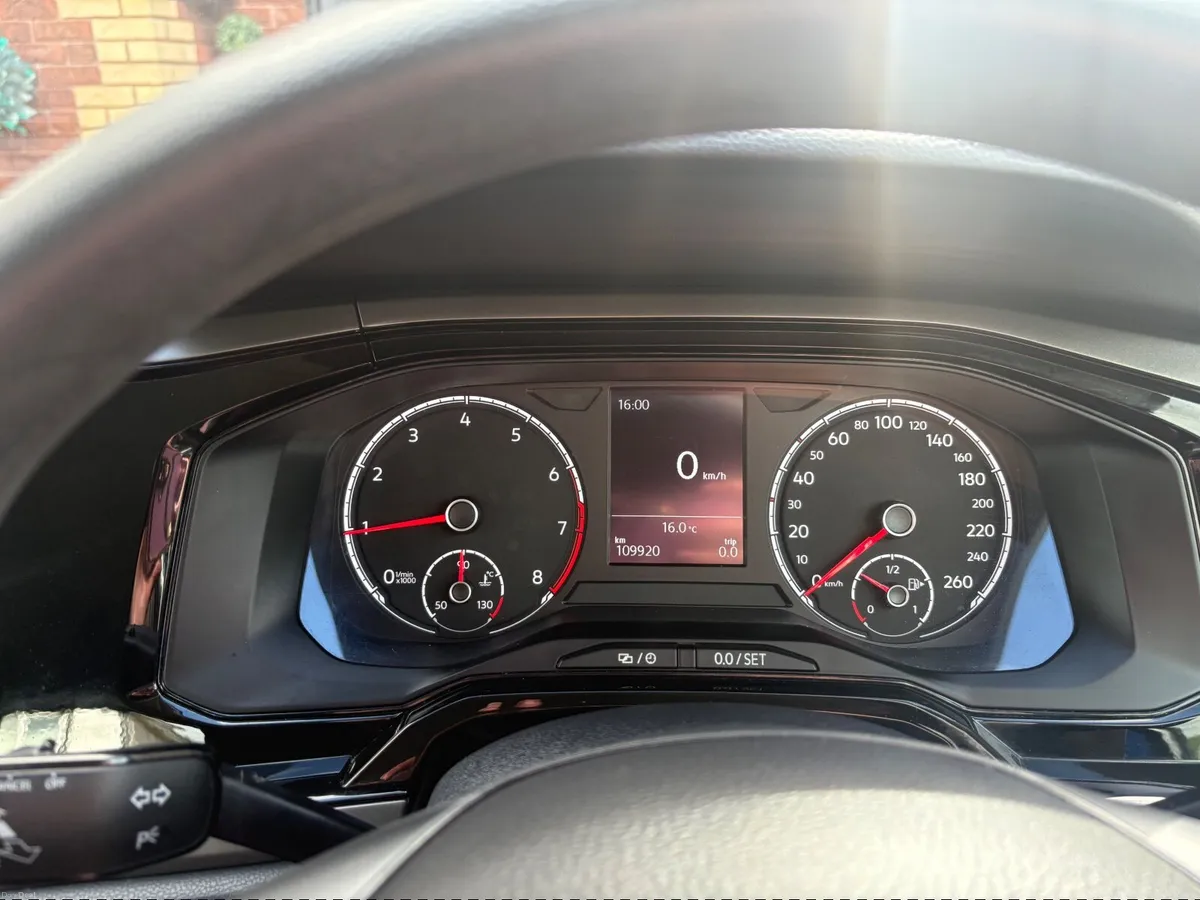 Volkswagen Polo 2019 - Image 2
