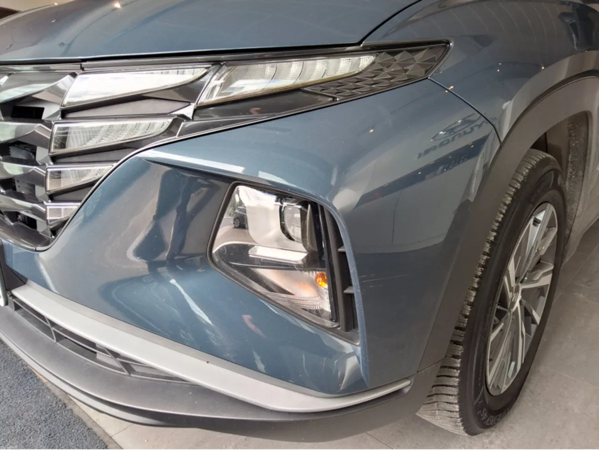 Hyundai Tucson EXECUTIVE HYBRID - Image 4