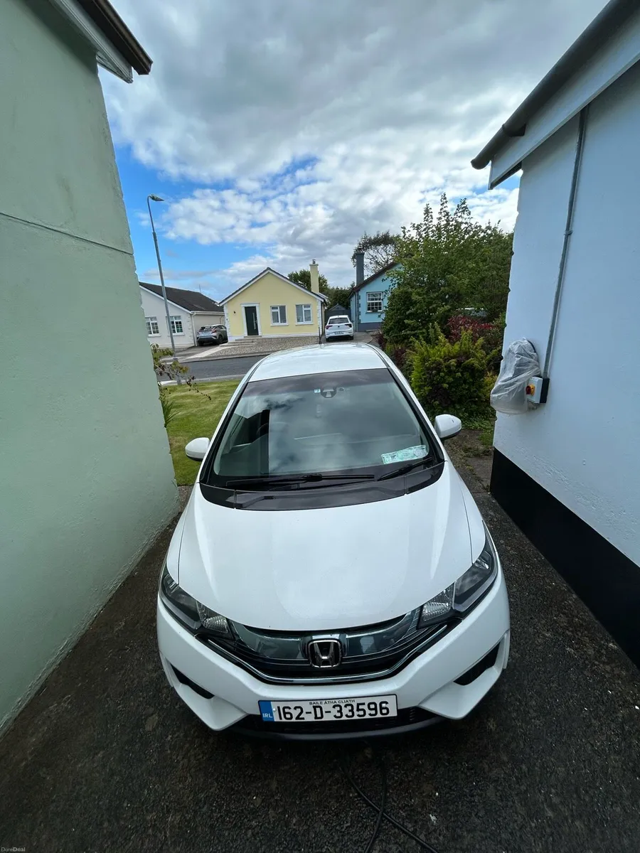 162 Honda Fit 1.5 Hybrid Automatic - Image 2