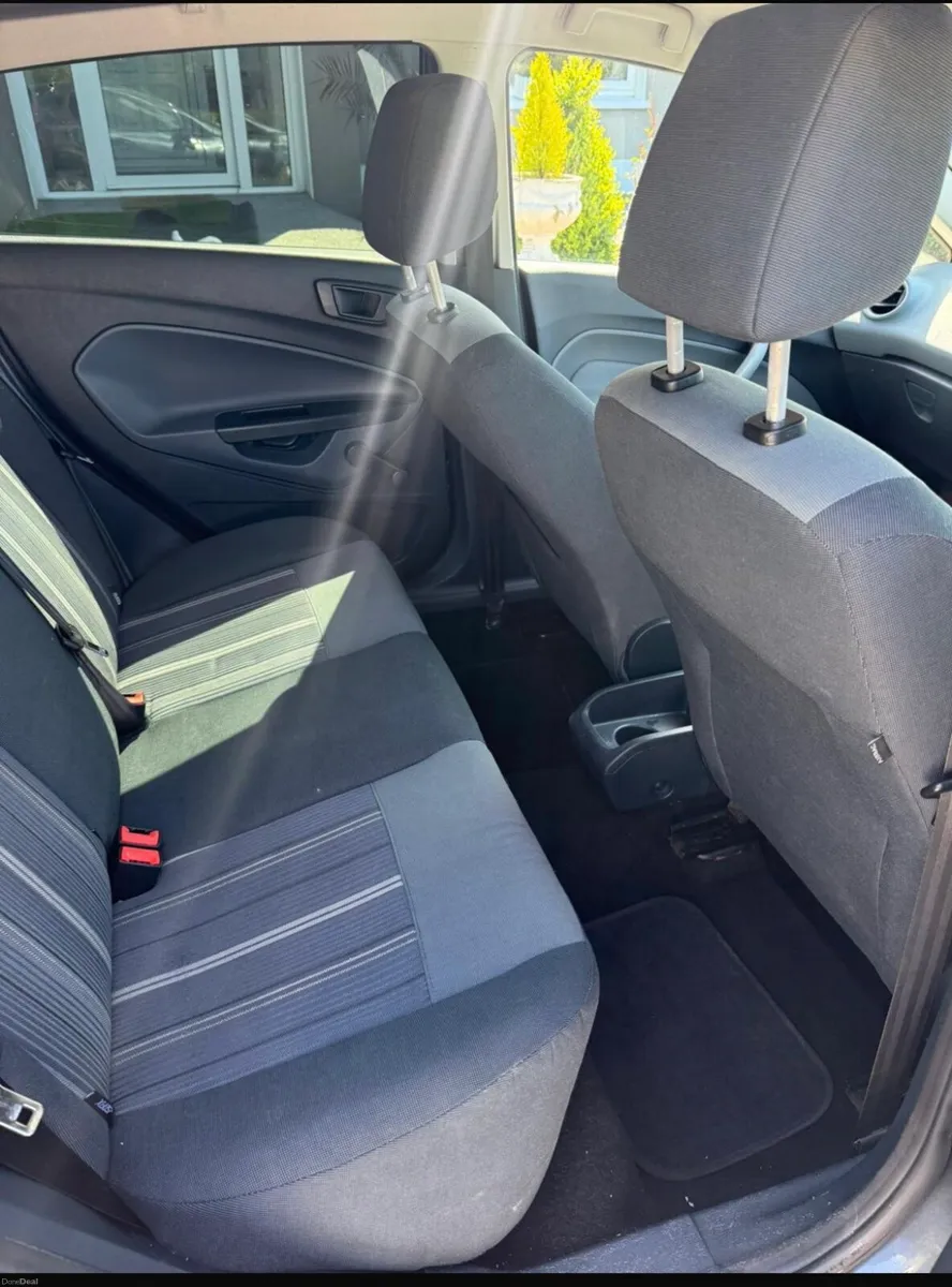 Ford Fiesta 1.25 Petrol  5Dr Dark Grey - Image 4