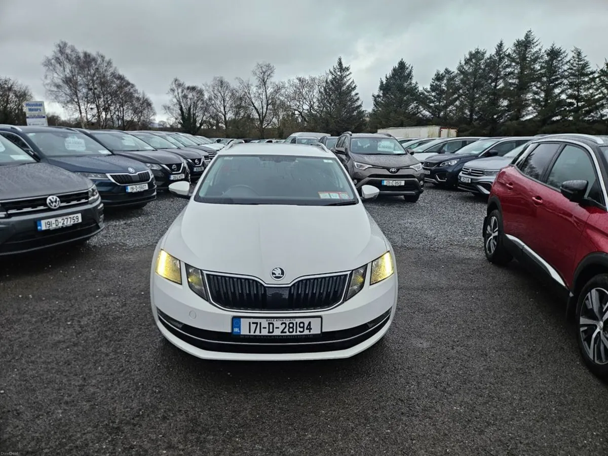 Skoda Octavia COM Style 1.6tdi 115HP 4DR - Image 2