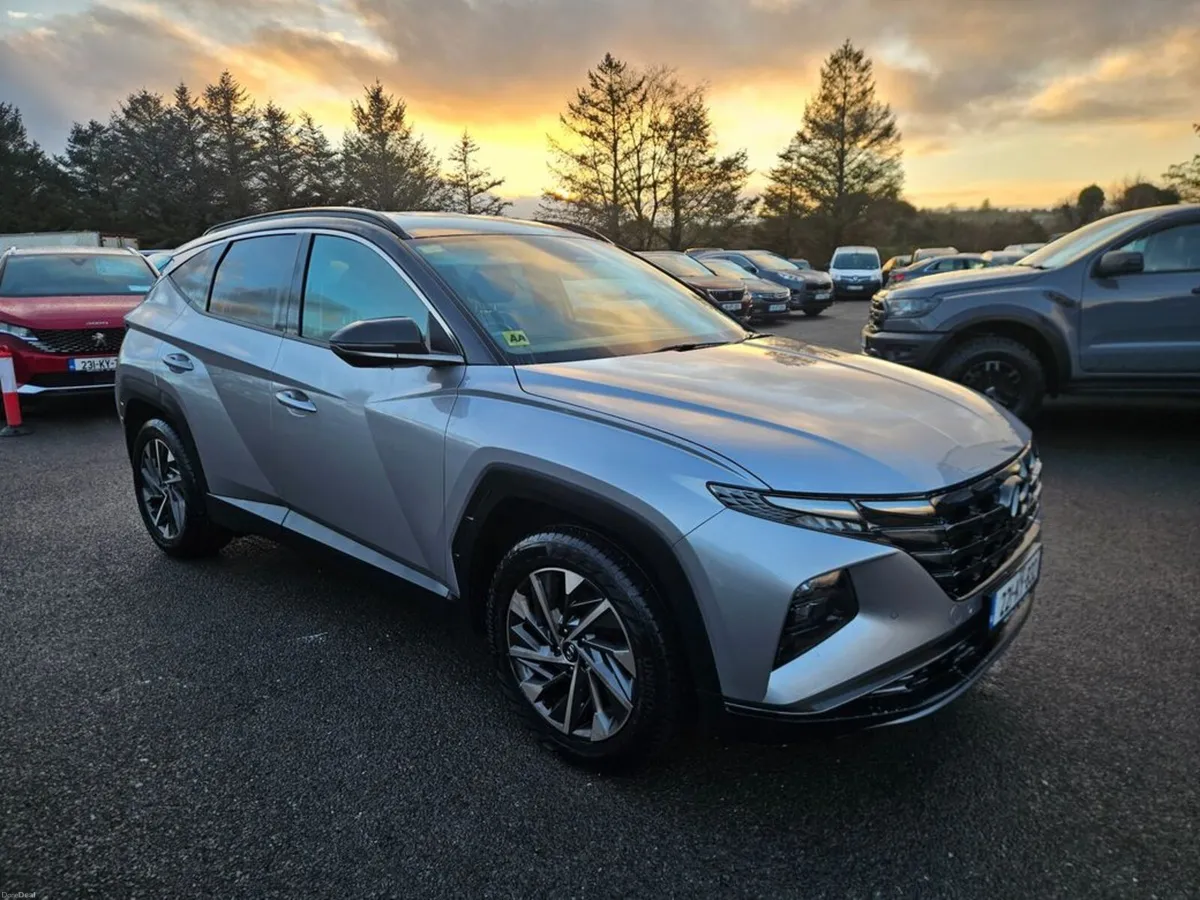 Hyundai Tucson Executive Plus 2tone 5DR - Image 1