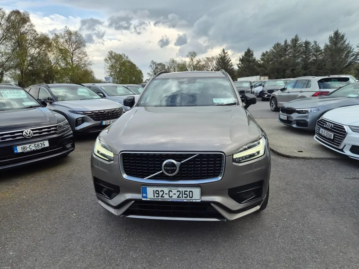 Volvo XC90 B5A R Design AT 5DR Auto - Image 2