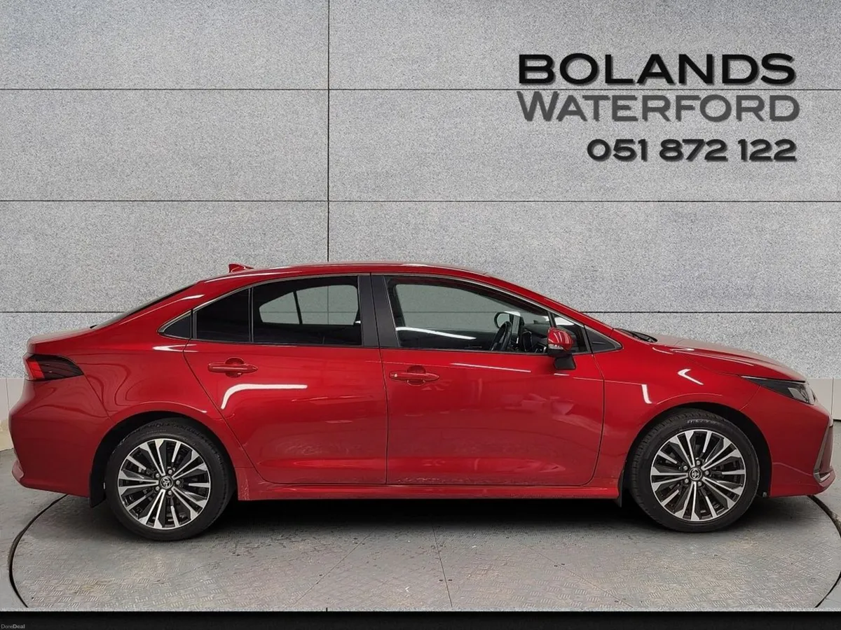 Toyota Corolla 1.8 Hybrid Luna Sport Saloon - Image 4