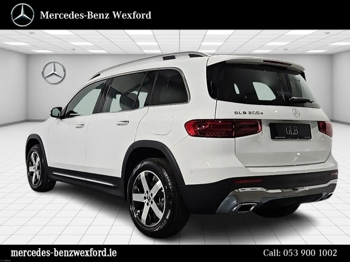 Mercedes-Benz GLB GLB200D with 7 Seats - Image 4