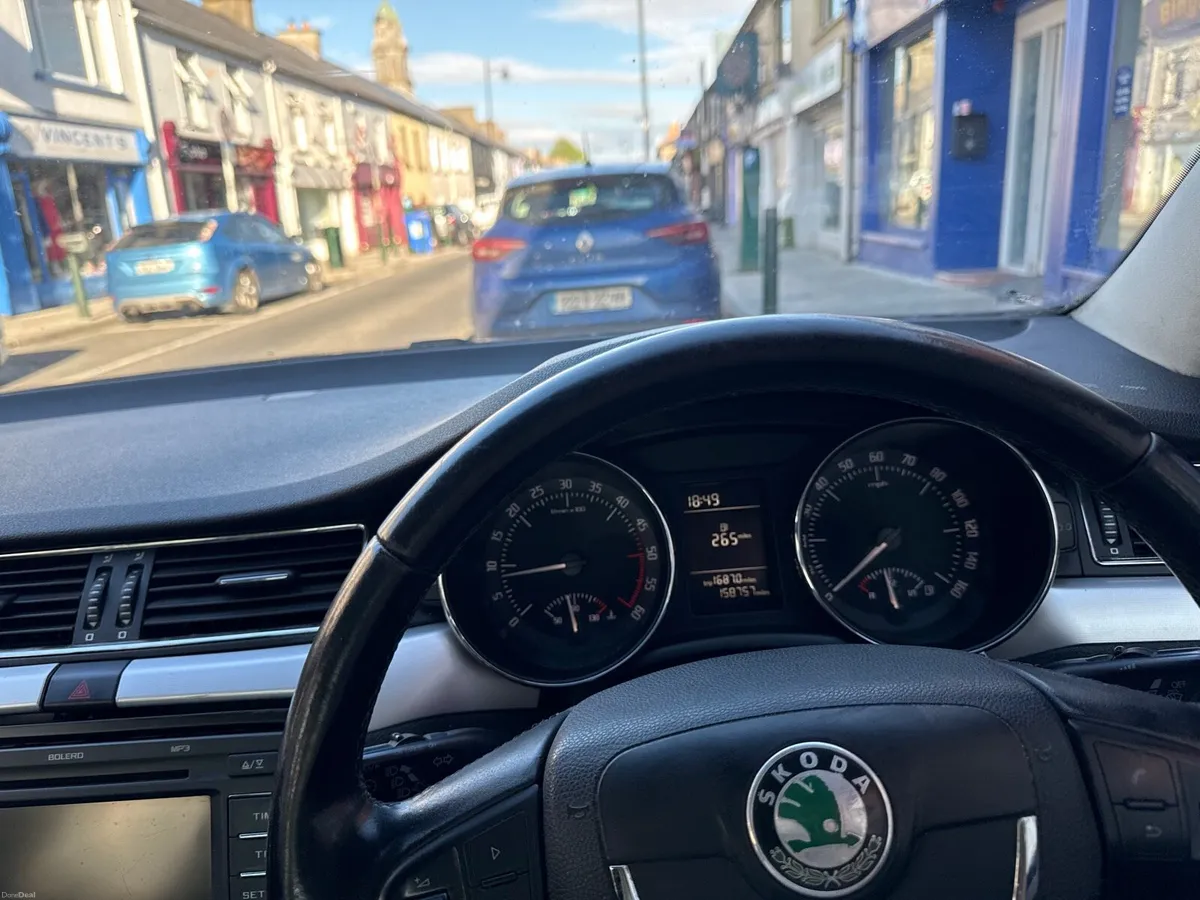 2009 Skoda Superb 1.9 TDI Greenline - Image 2