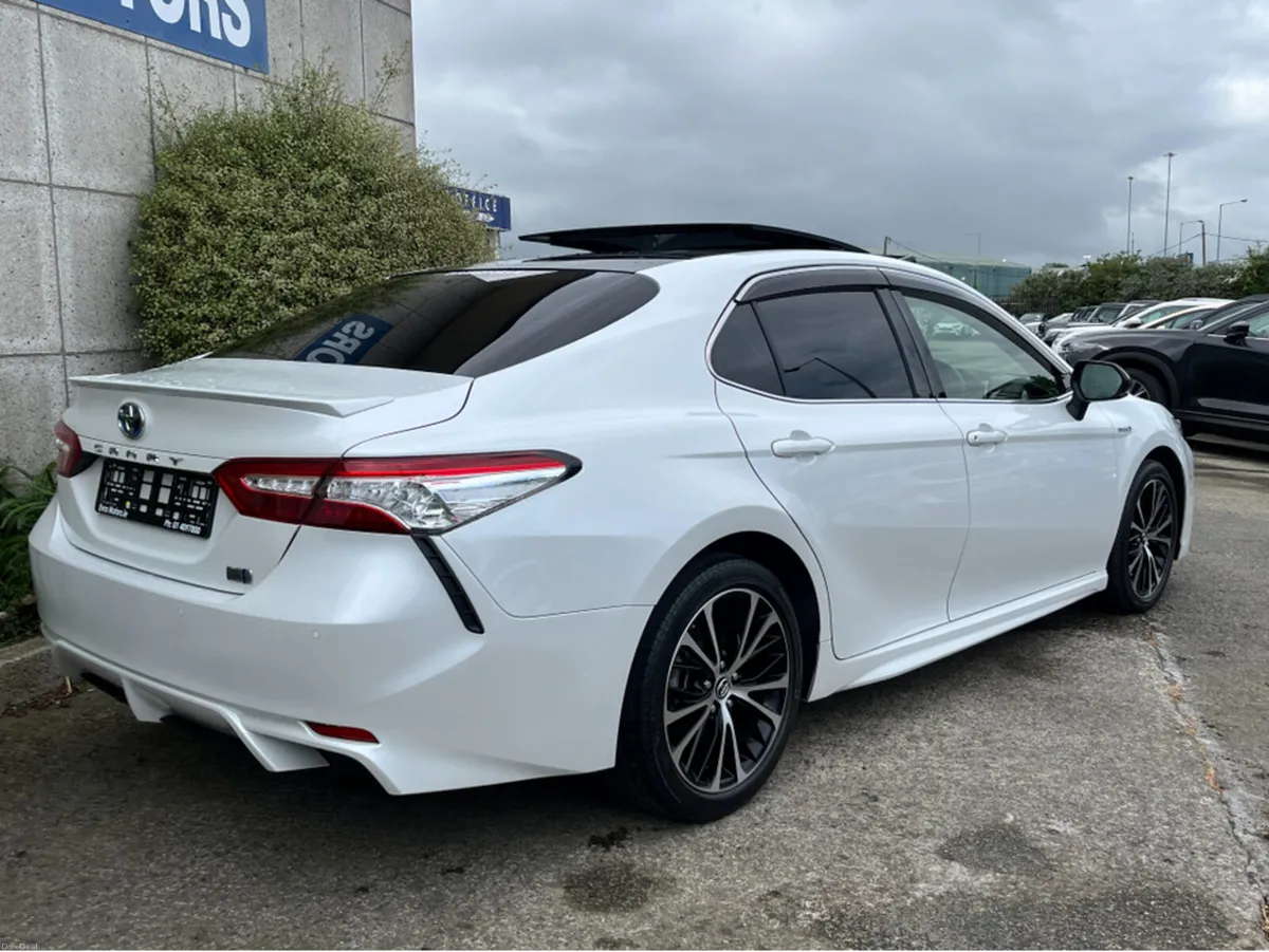 Toyota Camry WS HYBRID AUTOMATIC 2.5 PETROL //MASS - Image 4