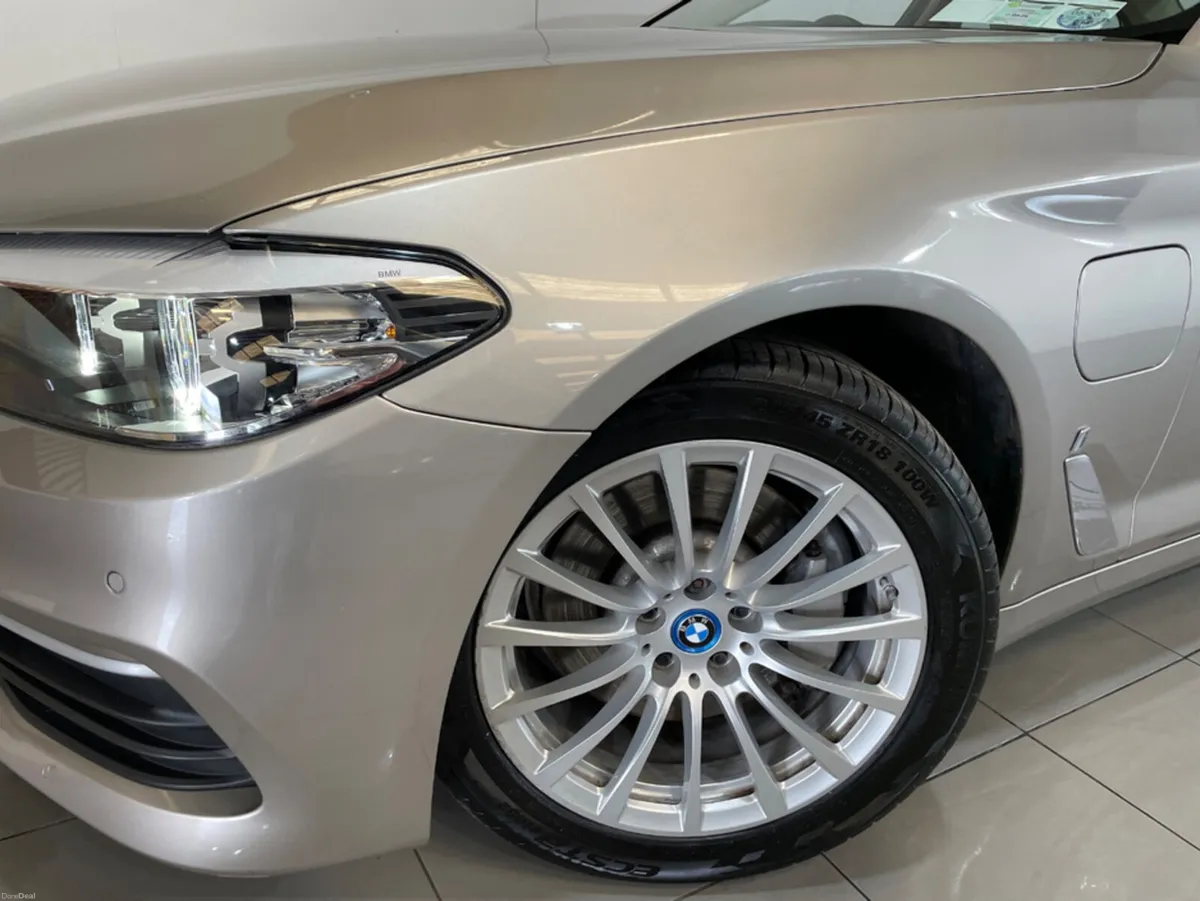 BMW 5-Series G30 SE 4DR AUTO FULL SERVICE HISTORY - Image 4