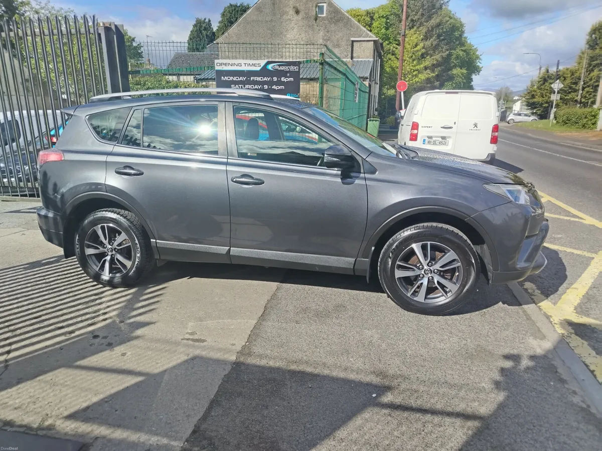 Toyota RAV4 2016 - Image 2