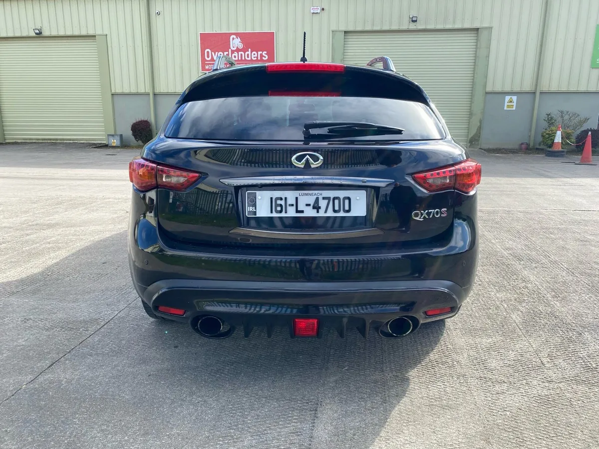 Infiniti QX70S - Image 4