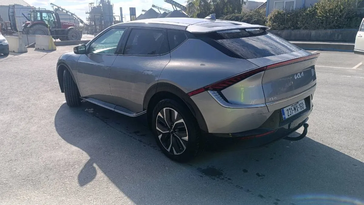2023 KIA EV 6. TAX, Warranty 2 years. - Image 3