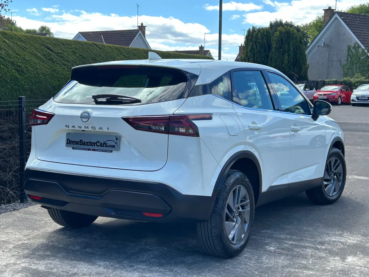 23Nissan Qashqai 1.3 Dig Accenta Premium Hybrid - Image 4